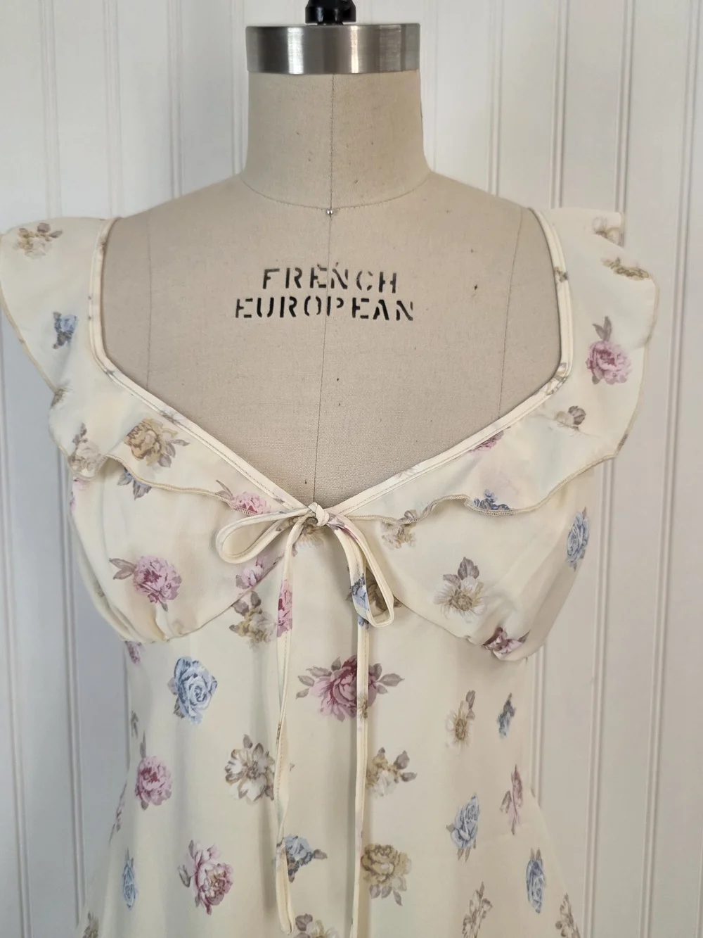 LE LIS Floral Mini Dress  Cottagecore  Coquette Style SIZE L - Picture 7 of 11